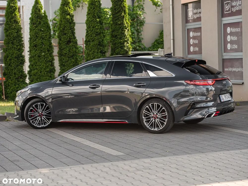 Kia ProCeed - 10