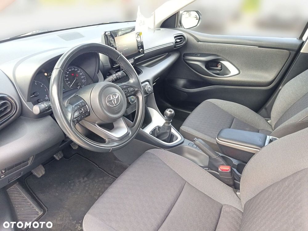 Toyota Yaris - 25