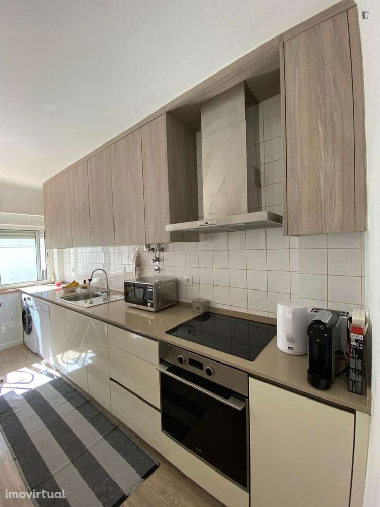 Quarto - localizado em Almada Lisbon - Grande imagem: 5/9