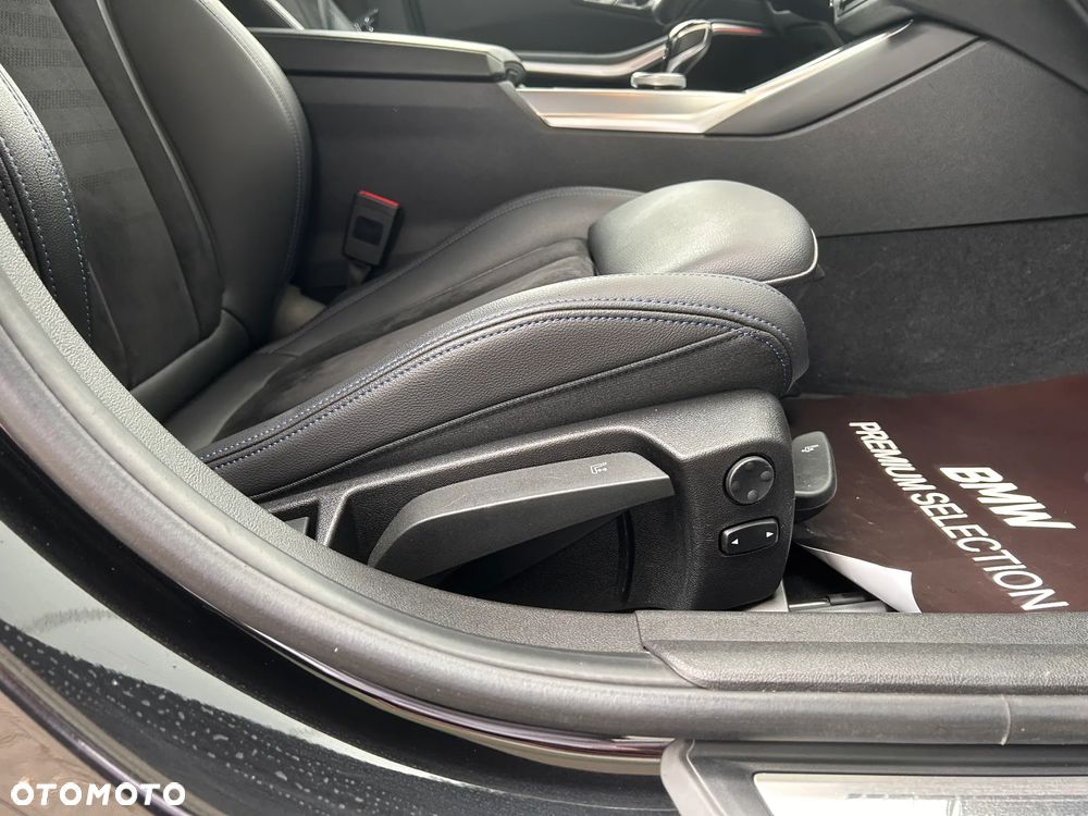BMW Seria 3 320d xDrive M Sport Shadow sport - 19