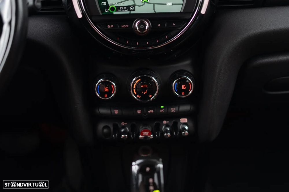 MINI 5 Portas Cooper D Auto - 27