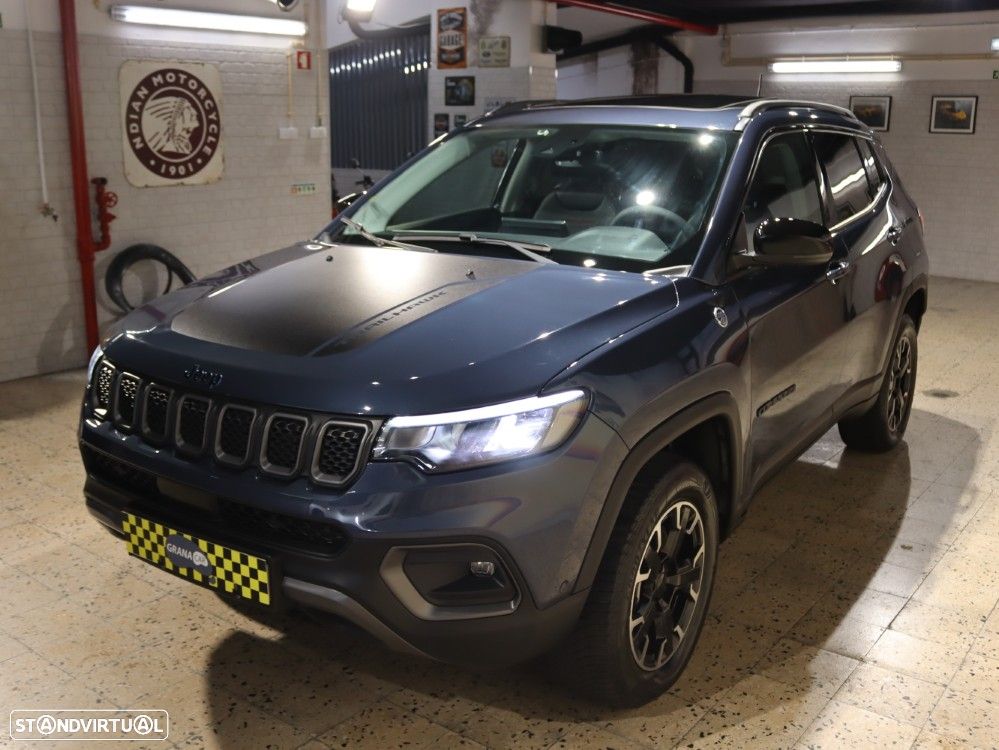 Jeep Compass 1.3 TG Trailhawk - 33