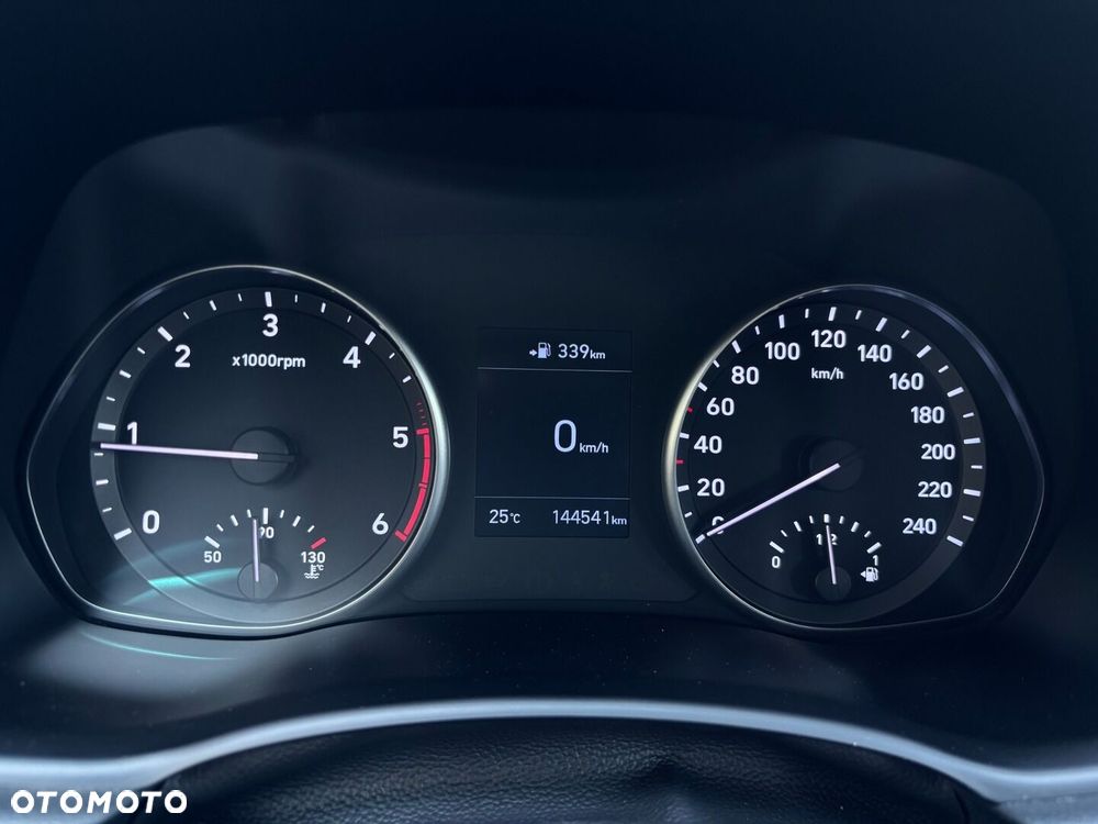 Hyundai i30 1.6 D Classic + - 9