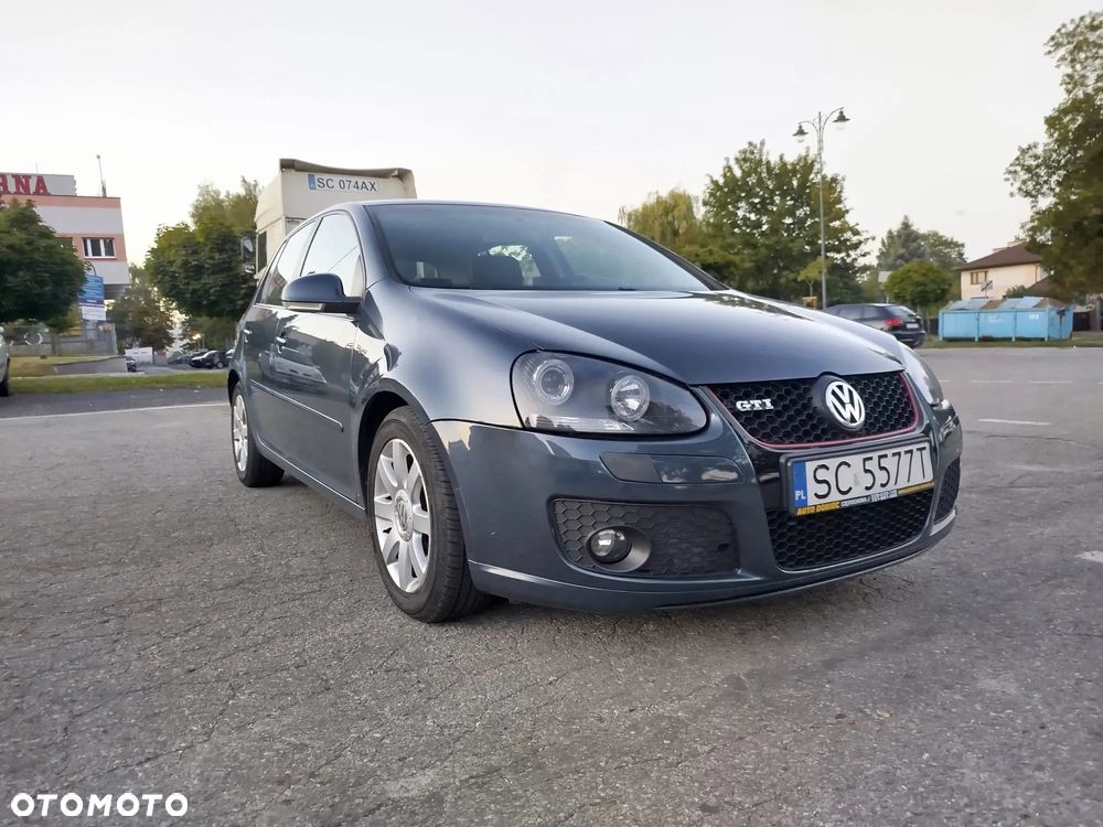 Volkswagen Golf 2.0 TDI DSG Sportline - 2