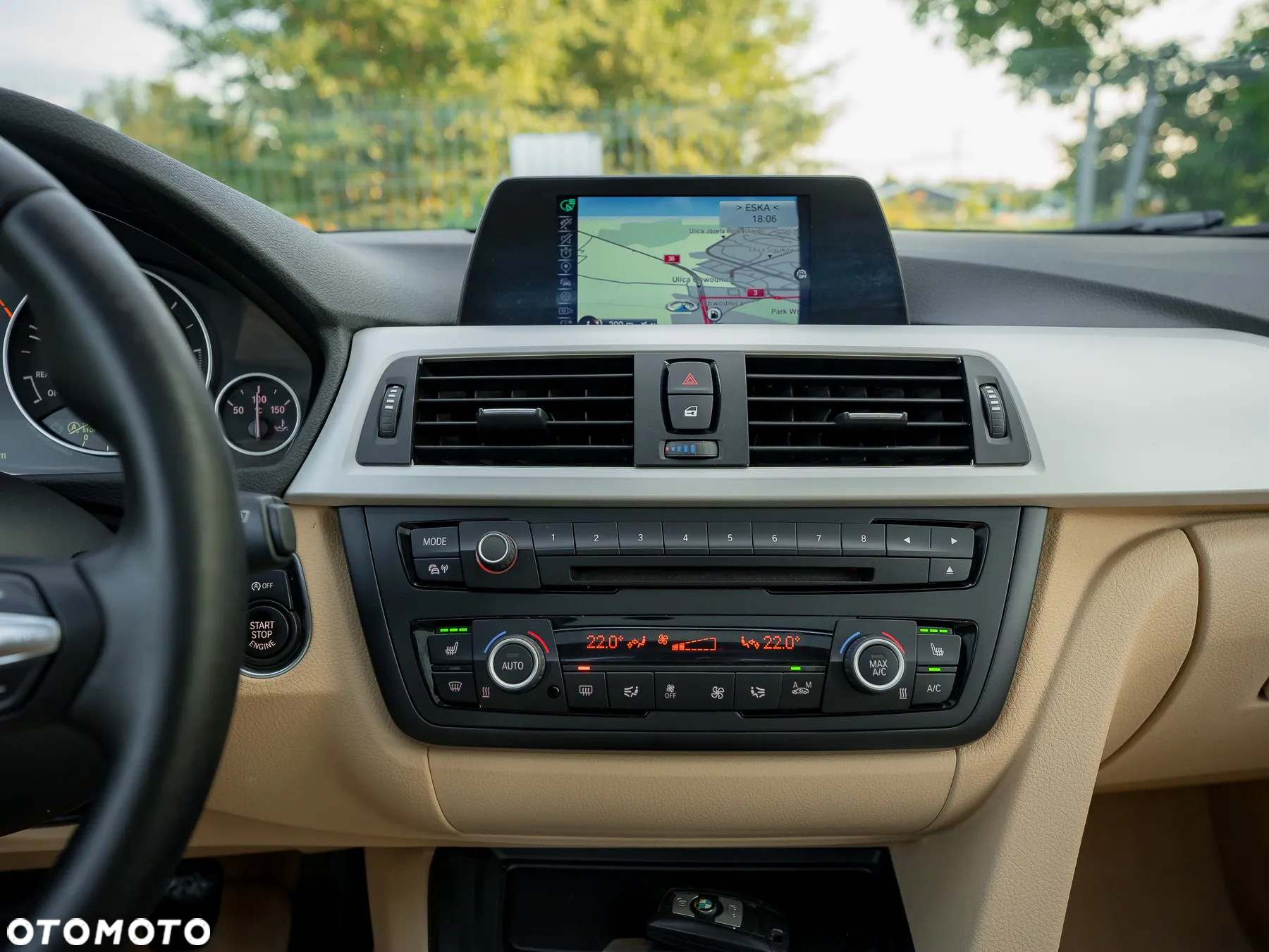 BMW Seria 3 318d xDrive Touring - 25