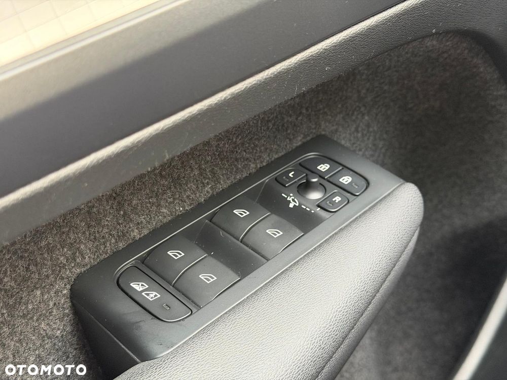 Volvo XC 40 B3 Plus Bright - 30