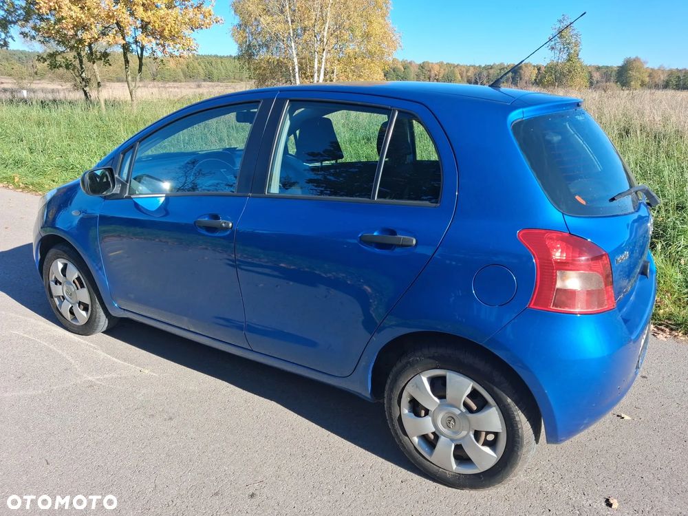 Toyota Yaris 1.3 Sol - 4
