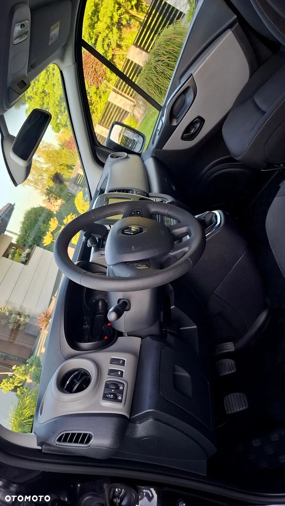 Renault TRAFIC - 8