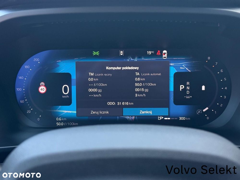 Volvo XC 40 B3 Plus Dark - 17
