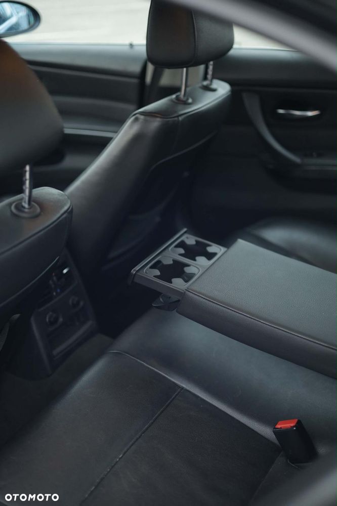 BMW Seria 3 325xi - 2