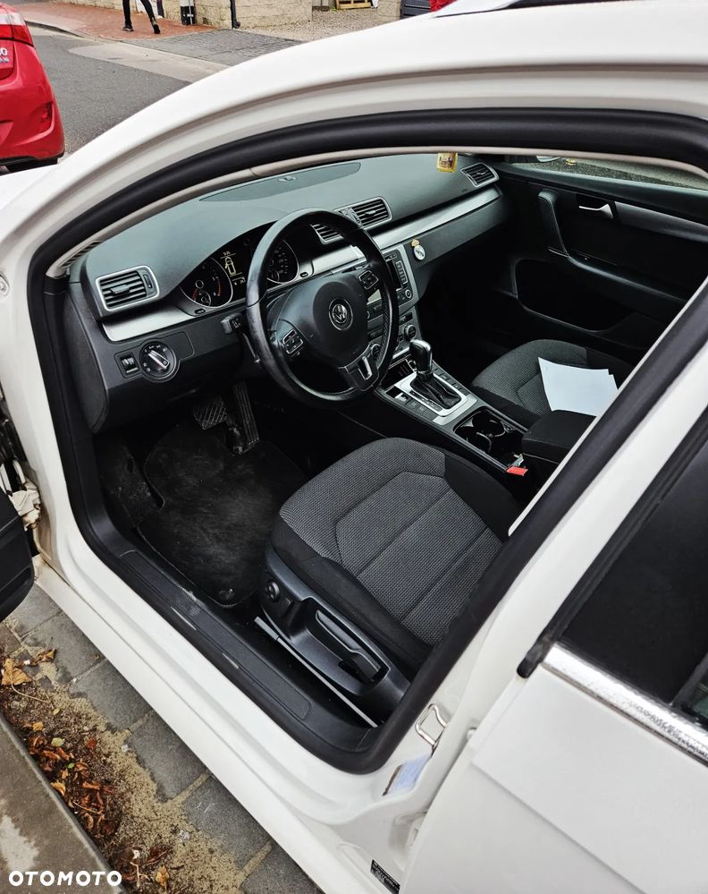 Volkswagen Passat 2.0 TDI Comfortline DSG - 9