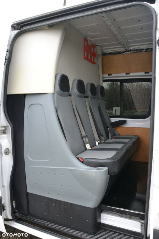 Mercedes-Benz Sprinter - 15