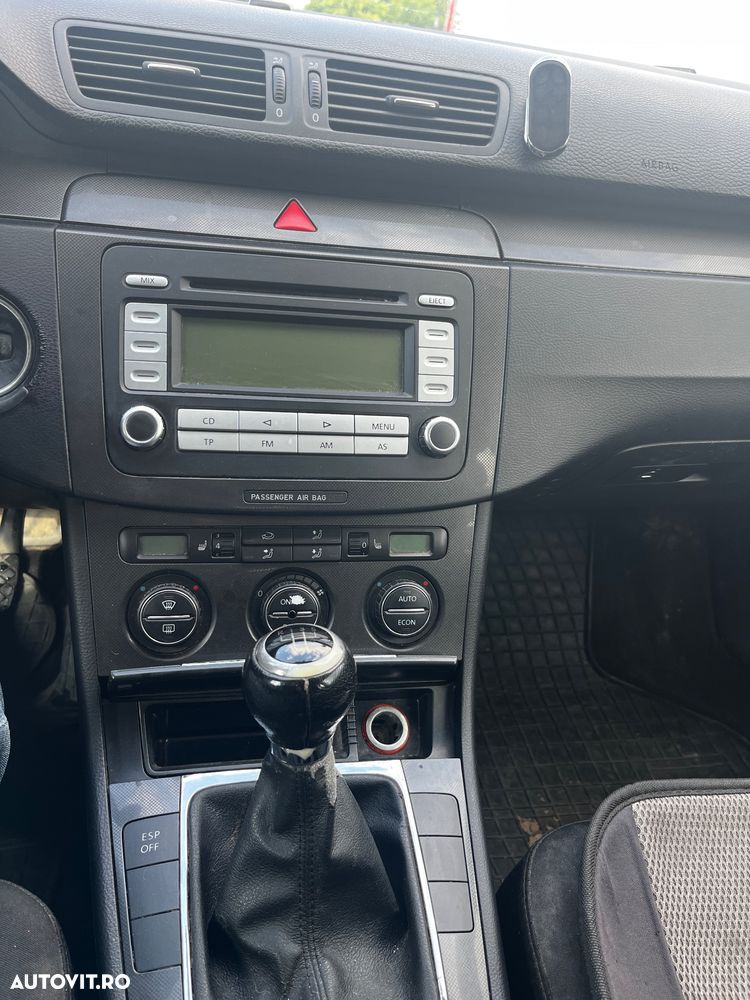 Volkswagen Passat 1.9 TDI Highline - 1