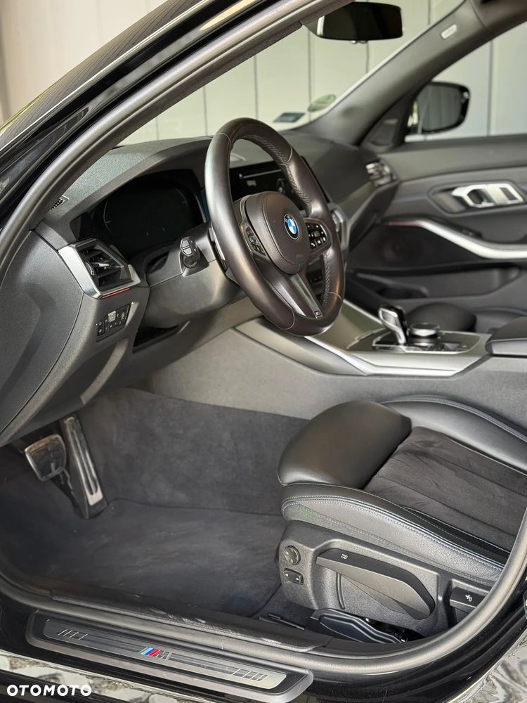 BMW Seria 3 320d xDrive mHEV M Sport - 12