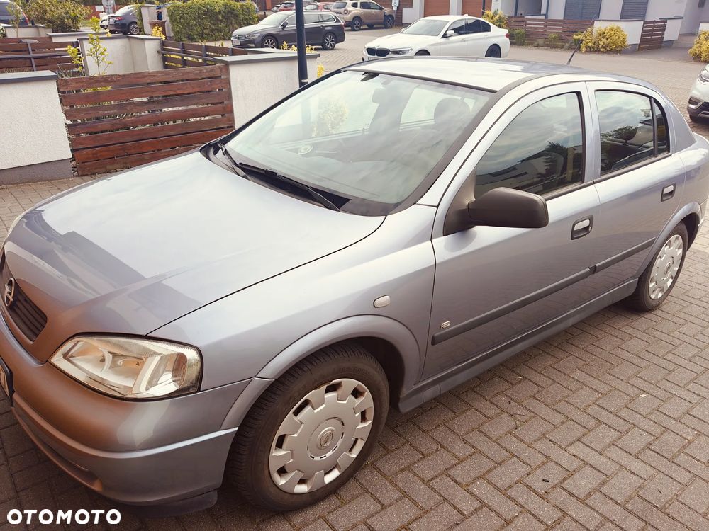 Opel Astra 1.4 Start - 1