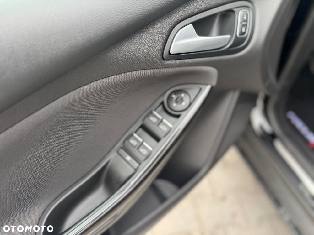 Ford Focus 1.0 EcoBoost Titanium ASS - 13