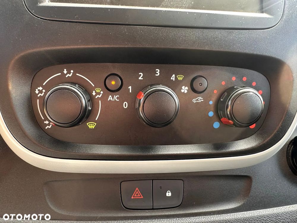 Renault Trafic L1H1 1.6 diesel 145kM, manual, 2019 rok BAGAŻNIK DACHOWY THULE, KAMERA COFANIA, HAK, CZUJNIKI PARKOWANIA, ORGINALNY PRZEBIEG! - 34