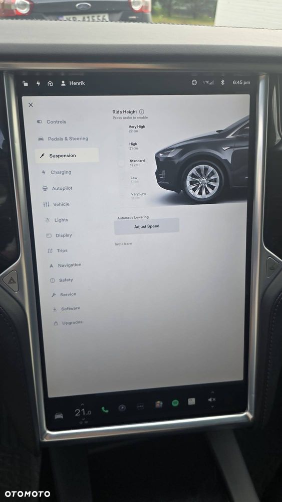 Tesla Model X - 24