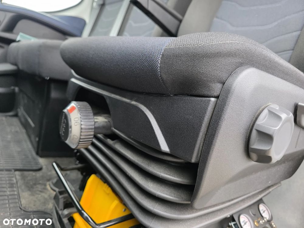 Iveco 50C15 plandeka + winda 10EP Tylko 38000 km ! Krajowy Pierwszy Właściciel dmc 3500 kg ! - 14