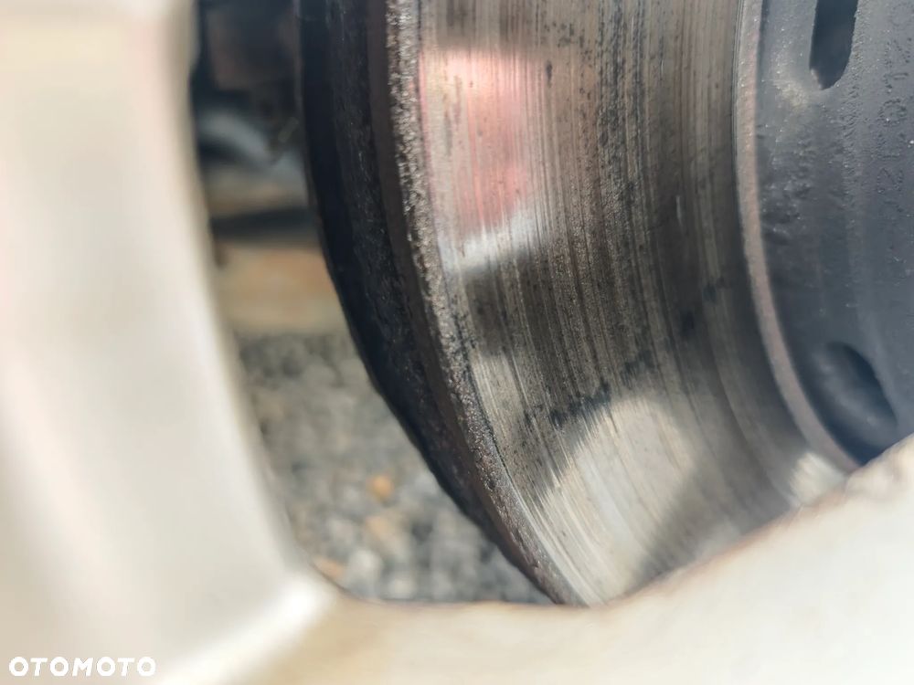 Mitsubishi Carisma 1.6 Classic - 23