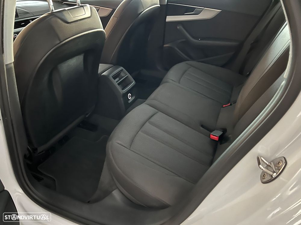 Audi A4 35 TDI Sport S tronic - 28