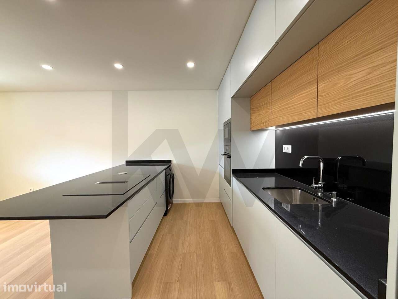 Apartamento T2 totalmente renovado a estrear excelente investimento - Grande imagem: 2/17