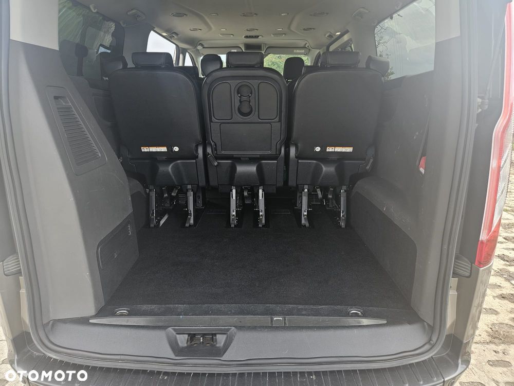 Ford Tourneo Custom - 24