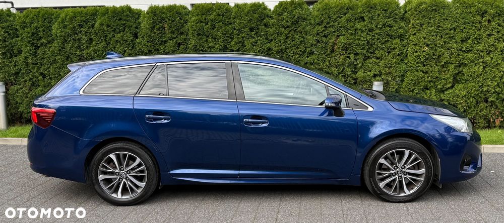 Toyota Avensis 2.0 D-4D Premium - 6