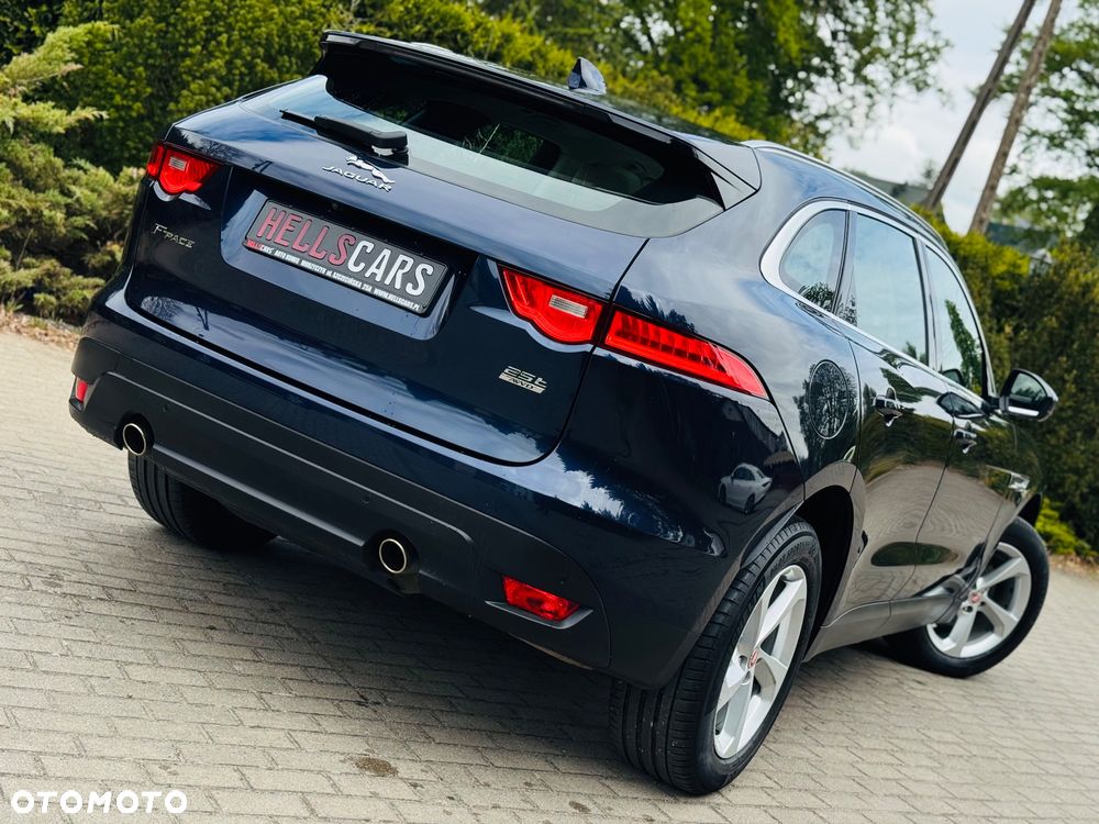 Jaguar F-Pace 25t AWD Prestige - 9