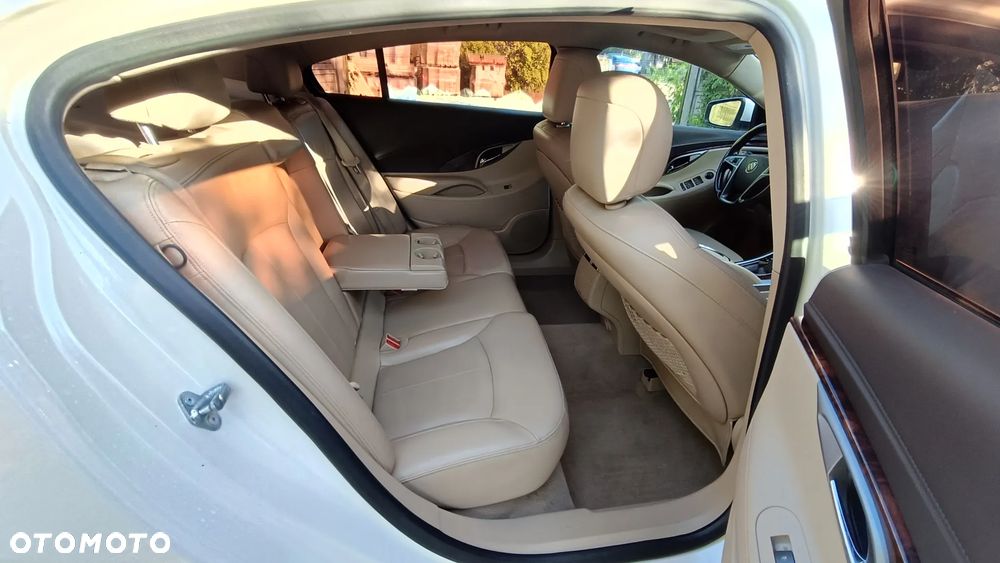Buick Lacrosse - 30