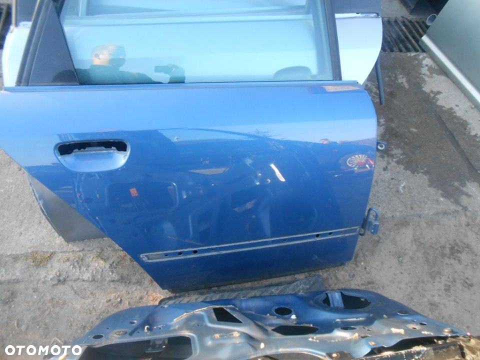 Audi A4 B6 DRZWI PRAWE TYL TYLNE KOMBI PRAWY LZ5W - 1