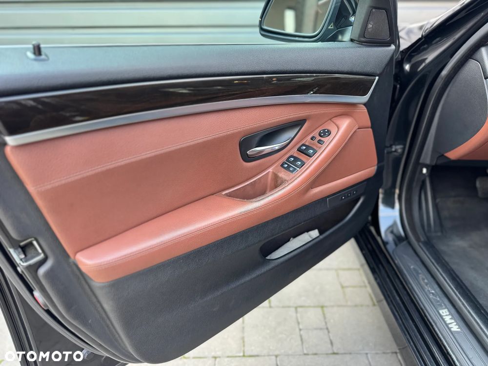BMW Seria 5 535i - 31