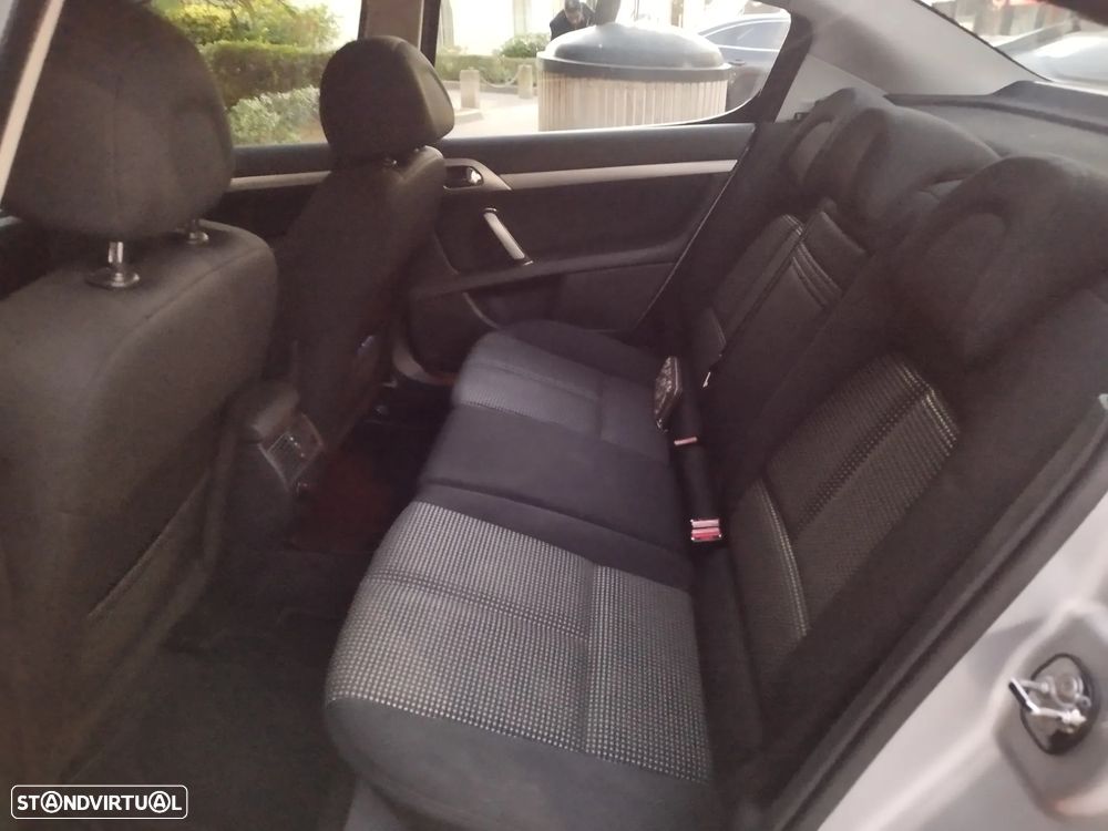 Peugeot 407 - 3