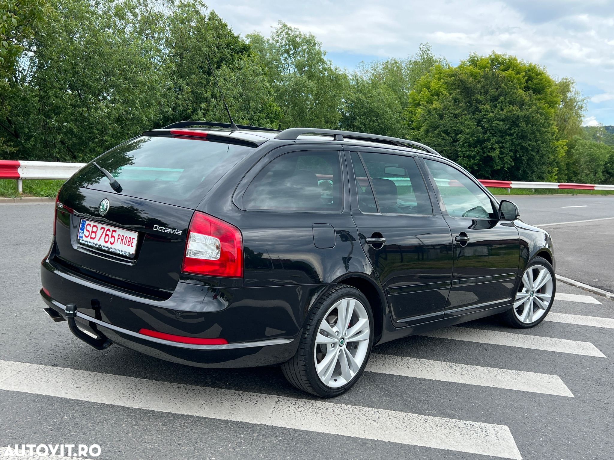 Skoda Octavia Combi 2.0 TDI RS - 6