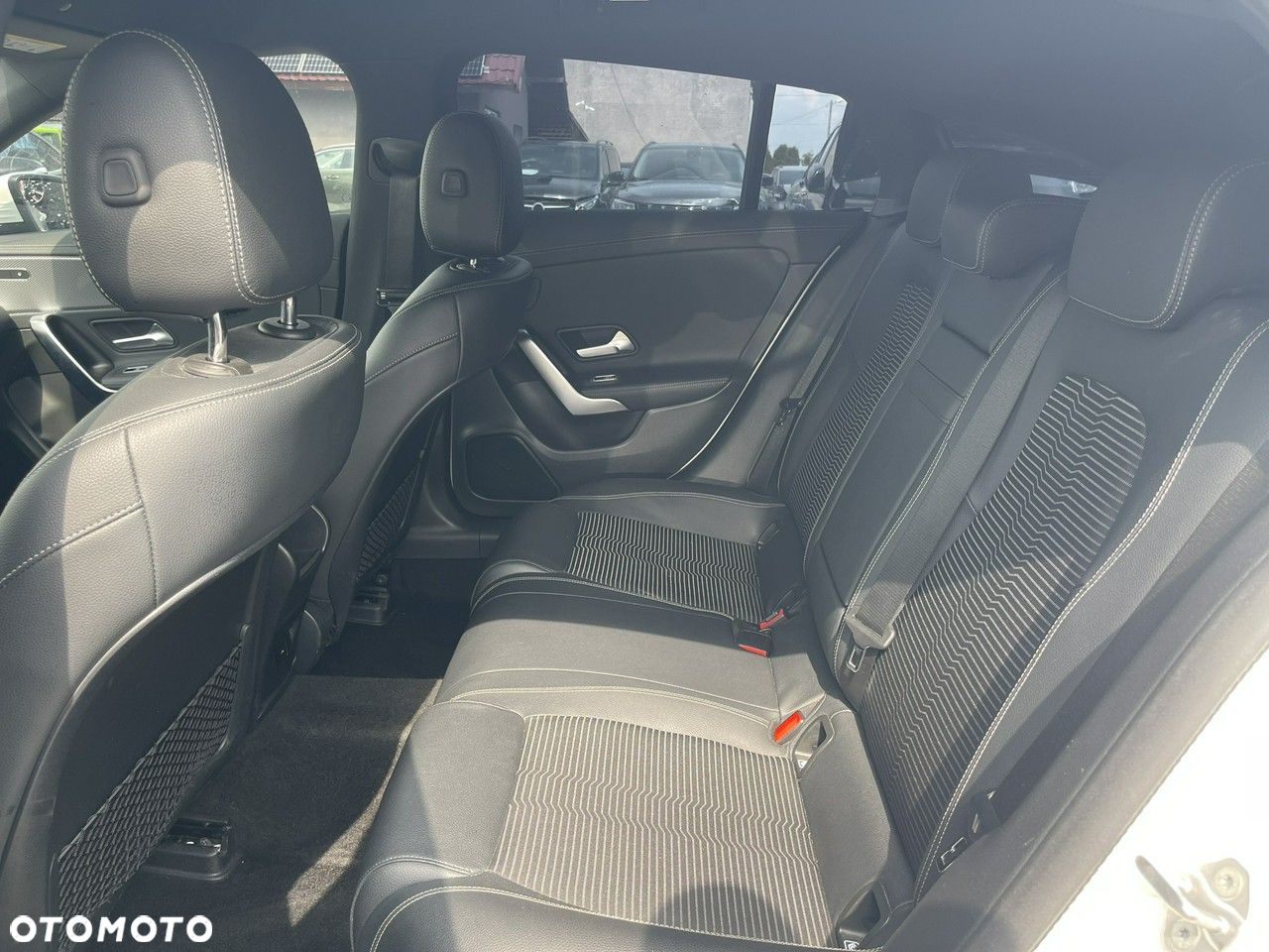 Mercedes-Benz CLA 200 d Shooting Brake 8G-DCT - 12