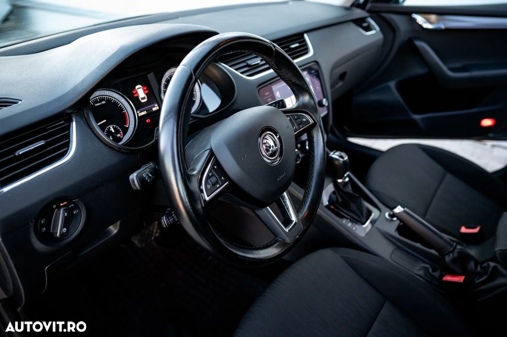 Skoda Octavia 1.6 TDI DSG Ambition - 11