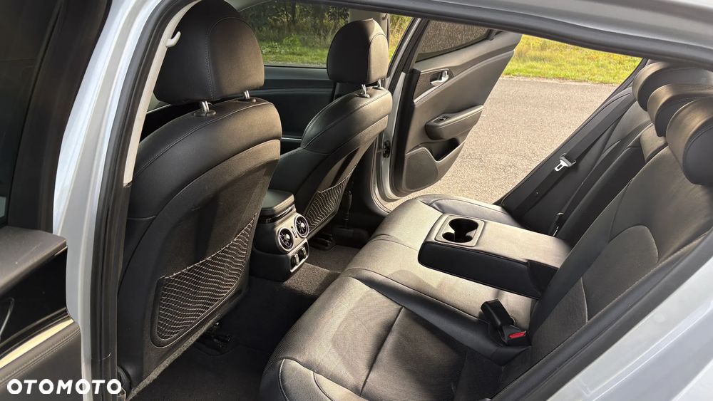 Kia Stinger 2.0 T-GDI L - 10