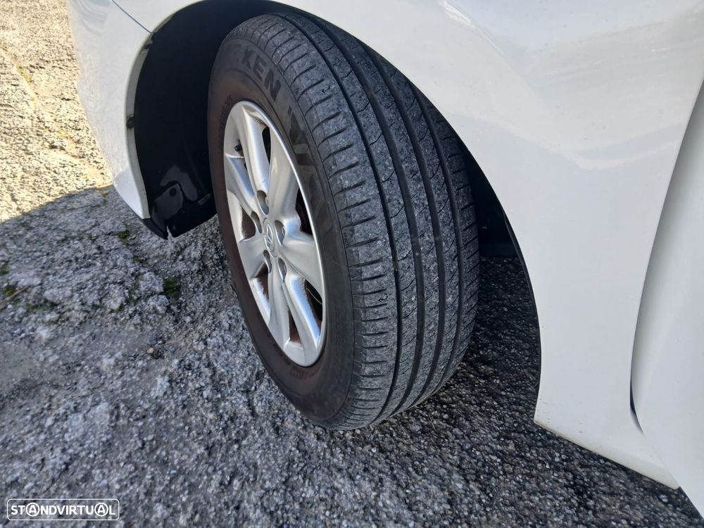 Toyota Auris 1.4 D-4D ACtive+VSC - 17