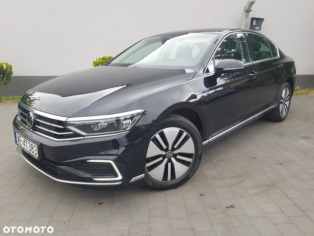 Volkswagen Passat - 4