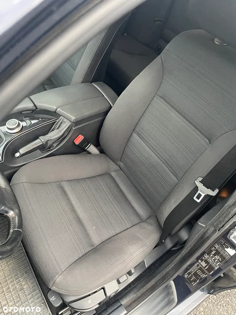 BMW Seria 5 520d Touring Special Edition - 7