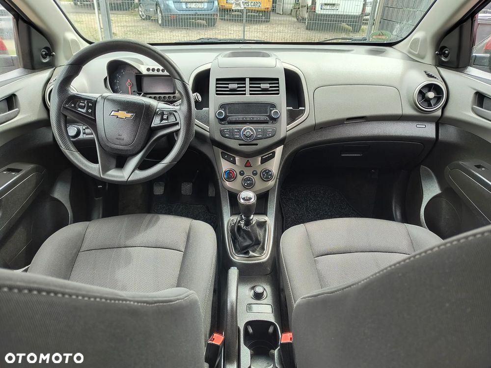 Chevrolet Aveo 1.2 LT - 10