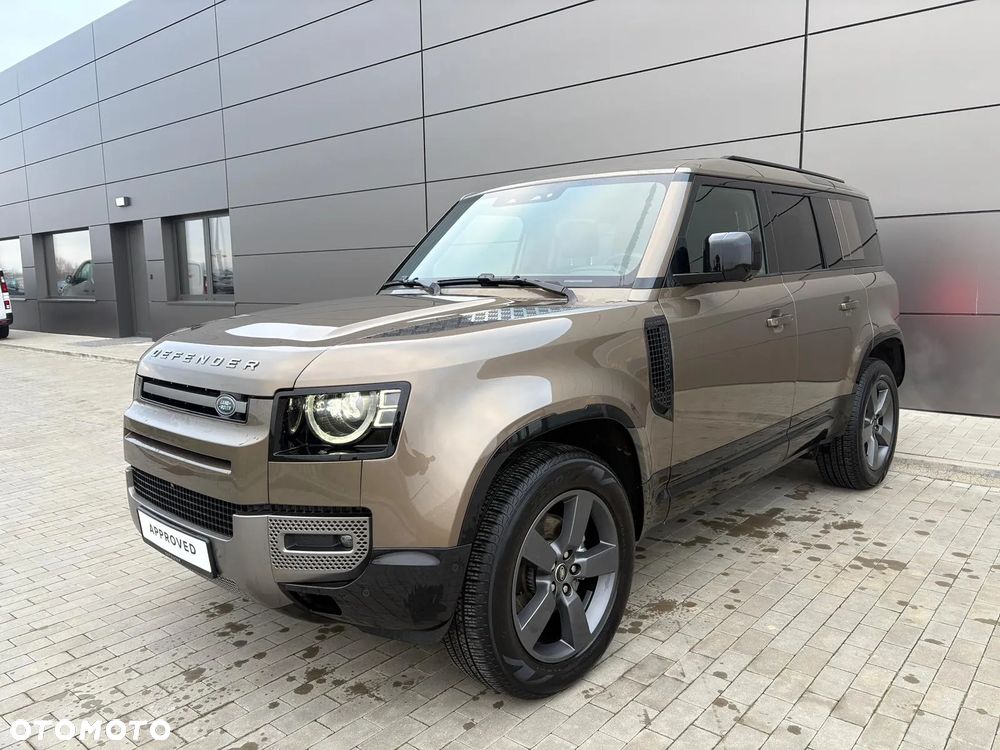 Land Rover Defender - 1