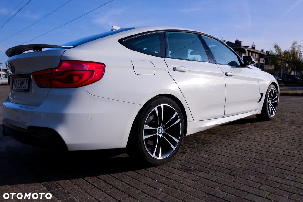 BMW Seria 3 320d M Sport - 4
