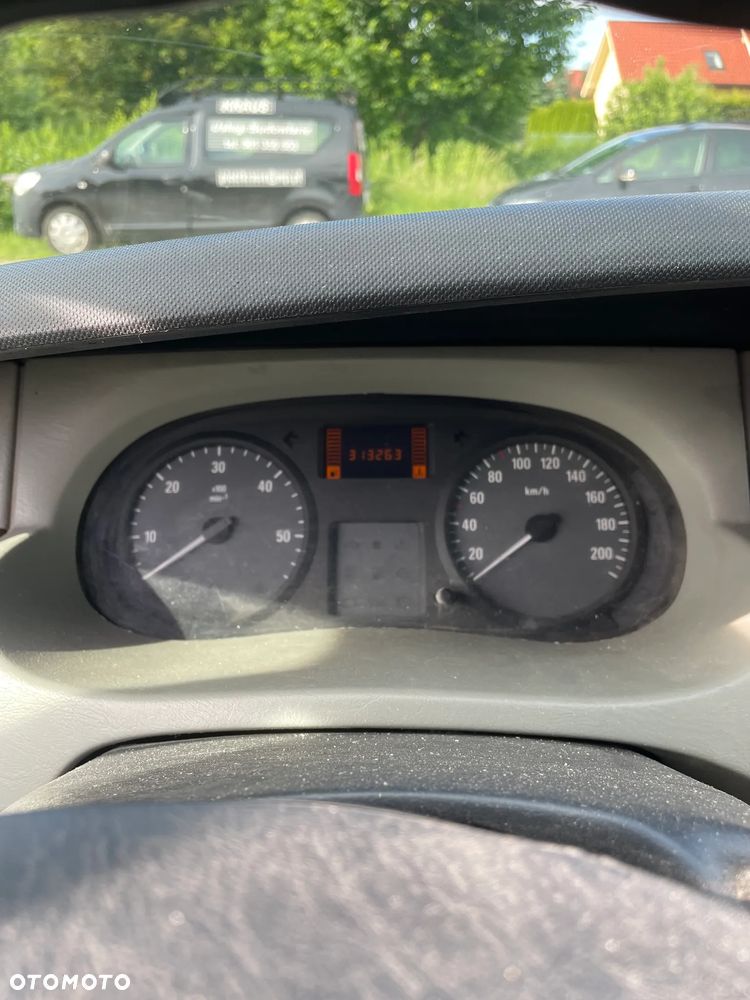 Opel Vivaro - 11