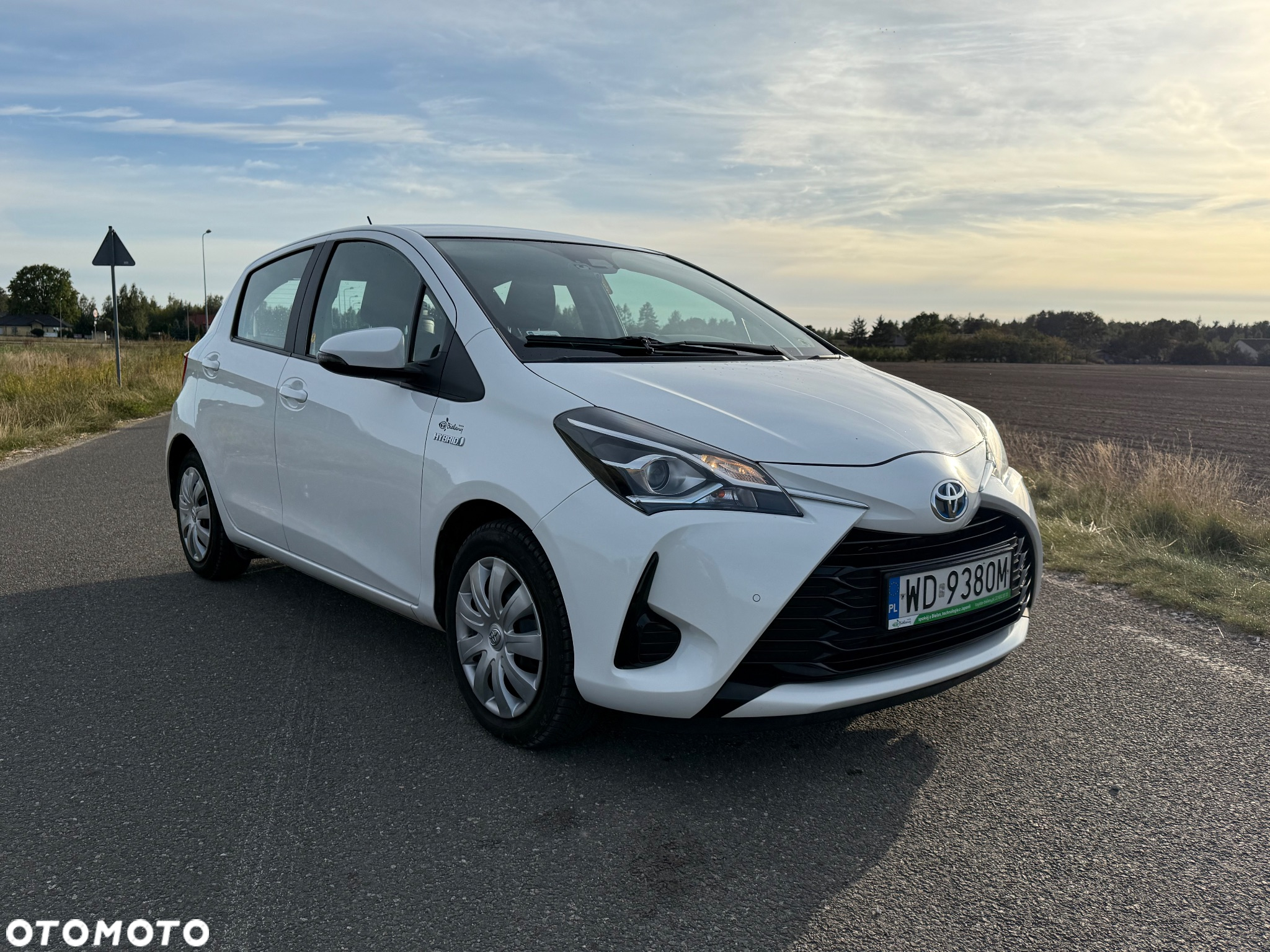 Toyota Yaris Hybrid 100 Premium - 7