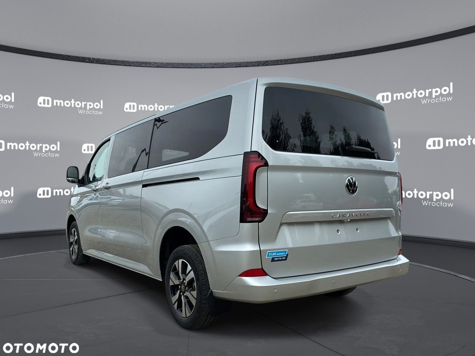 Volkswagen Caravelle - 6