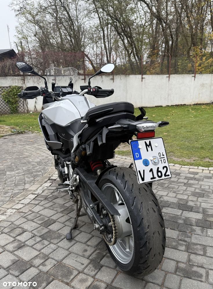 BMW F - 15