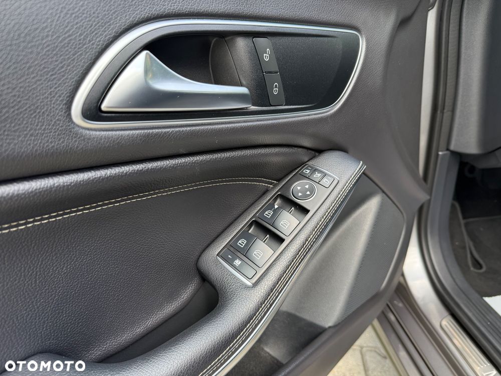 Mercedes-Benz CLA Shooting Brake 180 7G-DCT - 7
