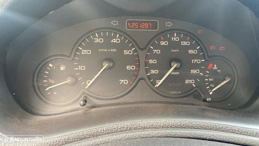 Peugeot 206 1.1 Color Line - 4