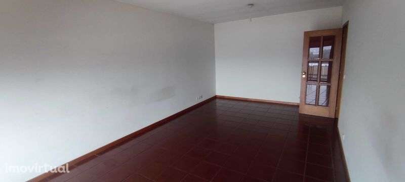 Apartamento T2 - Arrenda-se - Grande imagem: 2/5